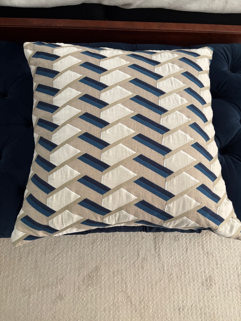 Williams Sonoma Harwich Embroidered Appliqué Linen 22” Pillow Cover EUC